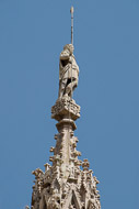 14-Duomo-exterior-statue-0126.jpg
