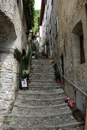 42-Stairway-alley-in-Varenna-0213.jpg
