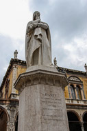 04-Statue-of-Dante-on-Piazza-dei-Signori-0266.jpg