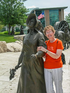 Kathy & Pioneer Woman sculpture Omaha-7993.jpg