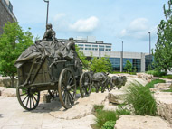 Stagecoach sculpture Omaha-7997.jpg