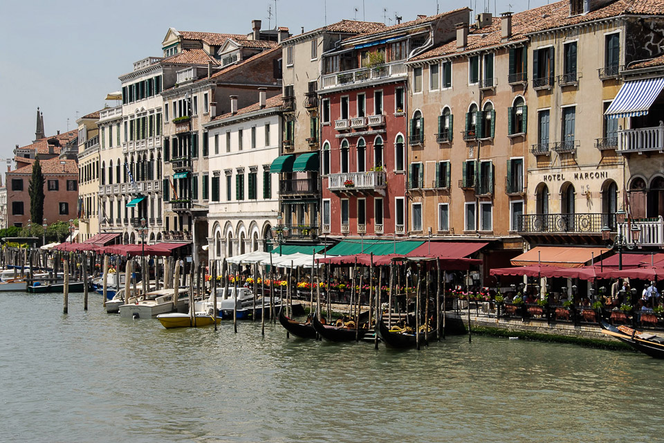 32-A-view-from-the-Ponte-de-Rialto-0431.jpg