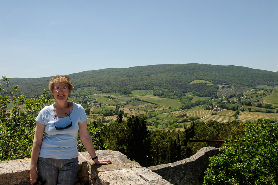 16-Kathryn-and-Tuscan-countryside-from-the-Rocca-0856.jpg