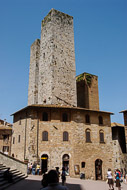 26-Towers-from-Piazza-del-Duomo-0868.jpg