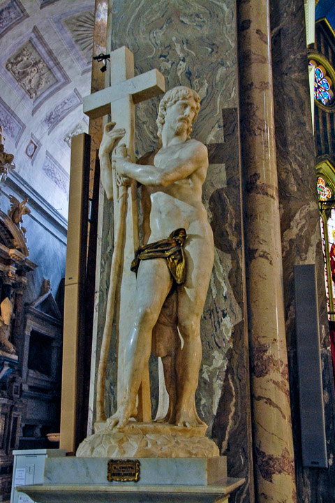 100-Michelangelos-Christ-with-Cross-in-the-Santa-Maria-sopra-Minerva-1313.jpg