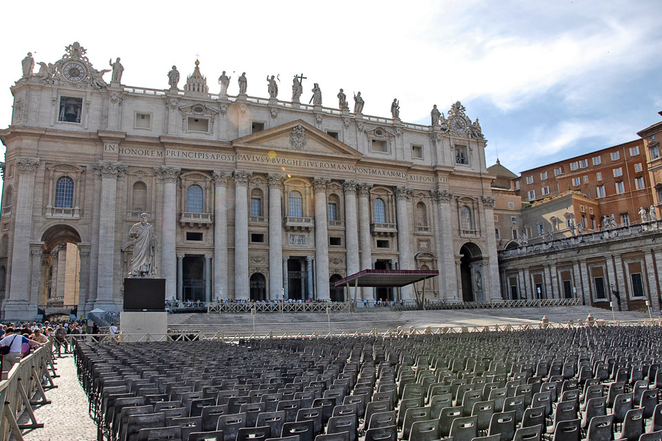 40-St-Peters-Basilica-1190.jpg