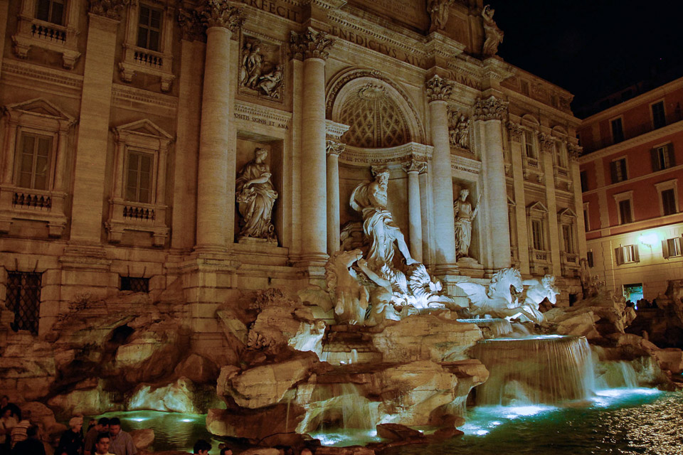 46-Trevi-Fountain-at-night-1208.jpg